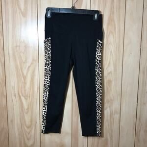 Zyia Active Leopard Striped Black Side Pockets Capri Leggings 6-8